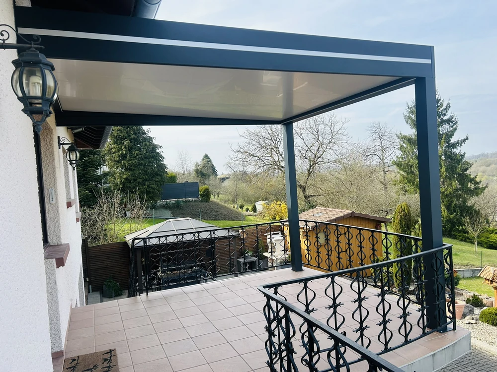 Pergola dans le jardin Pergola dans le jardin